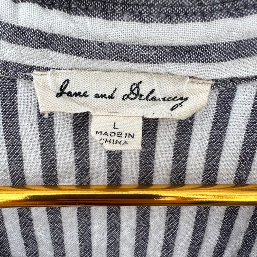Jane and Delancey Gray White Stripe Buttondown Hi Low Tunic Rayon L - Picture 3 of 9
